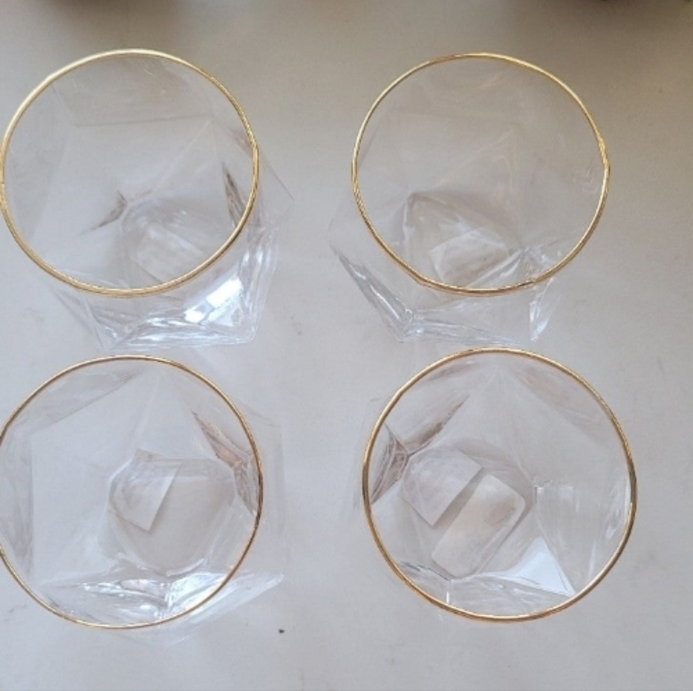 Gold rim wine glass ser of 4 - Picture 3 of 4